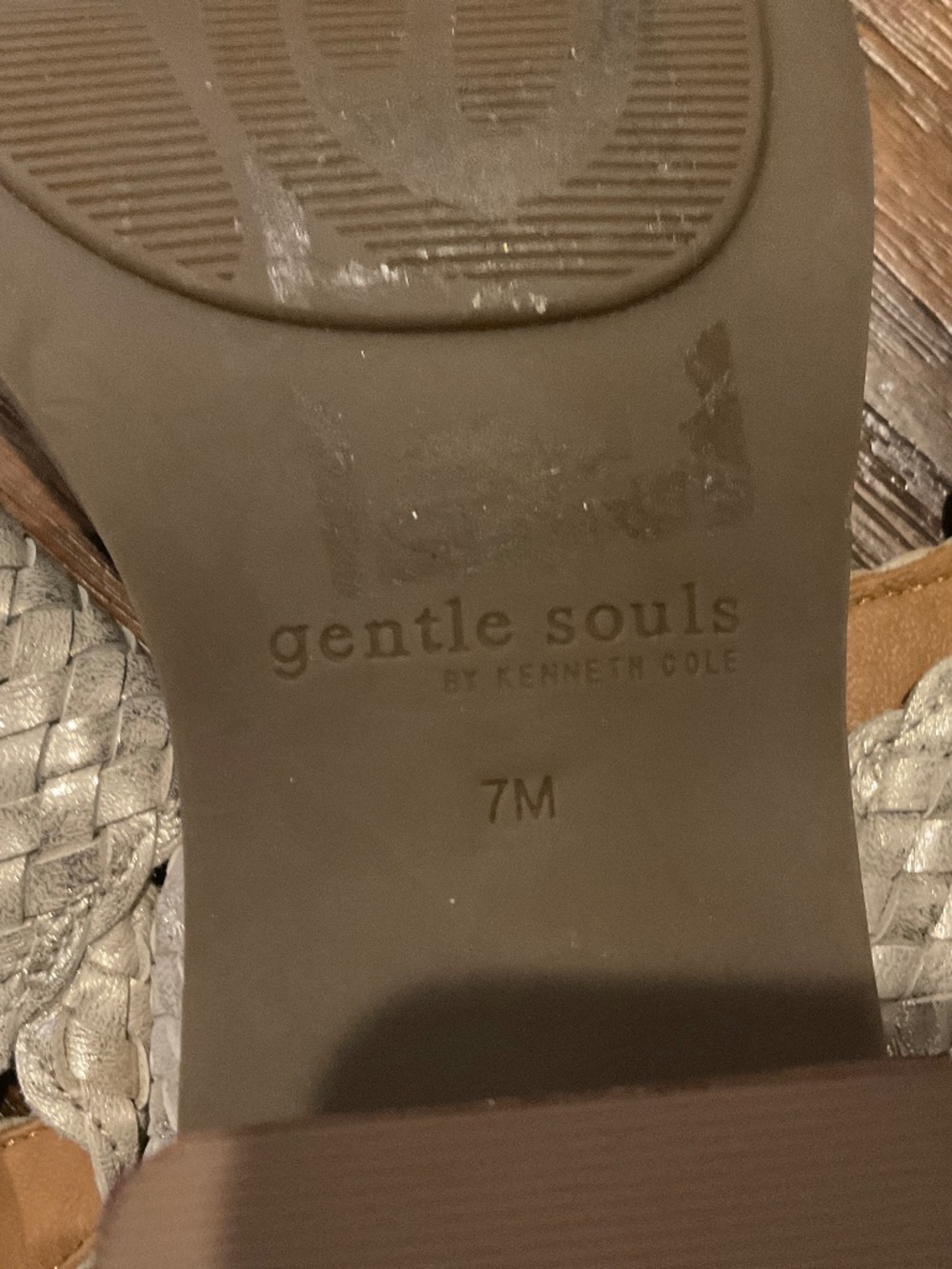 Gentle Souls Gentle Souls Madylyn Sandals Ice Metallic Size 7 - Picture 8 of 9